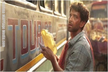 বলিউডের সুপারহিরো এখন রাস্তার পাঁপড় বিক্রেতা!
